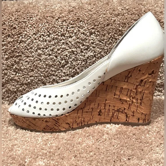 STEVE MADDEN VISIBLE WOMENS HEELS WEDGE SANDALS LEATHER WHITE SIZE 7 PEEP  TOE - Picture 5 of 11